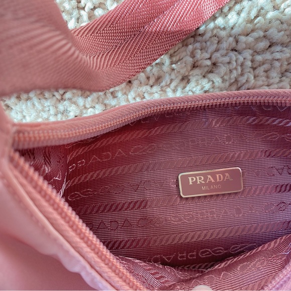 prada re edition - Picture 9 of 11